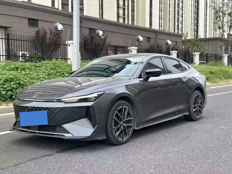 Changan UNI-V iDD Blue Whale iDD 136km Smart Fun 2024