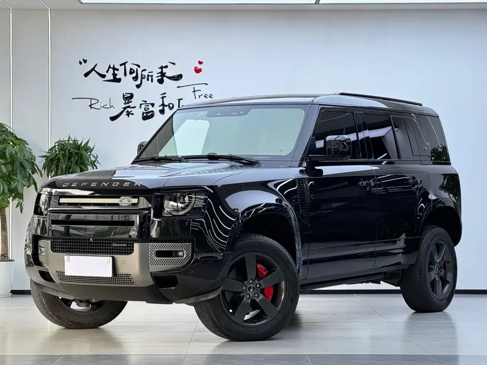 Land Rover Defender Model 110 3.0T P400 X-DYNAMIC HSE 2023