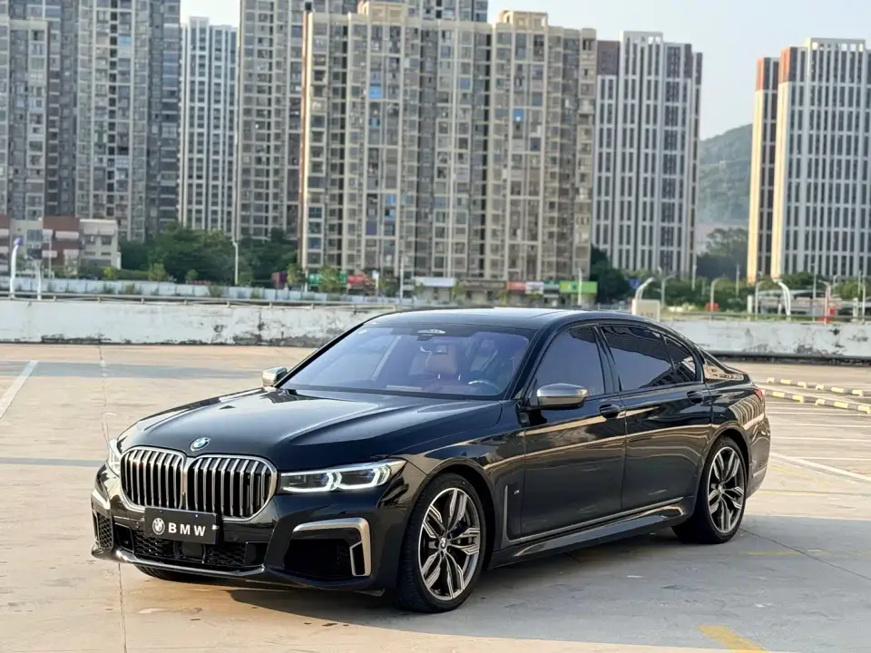 BMW 7 Series Facelift M760Li xDrive V12 Luxury Package 2021