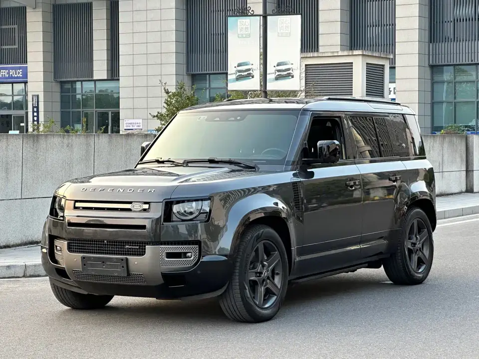 Land Rover Defender Model 110 3.0T P400 X-DYNAMIC HSE 2023
