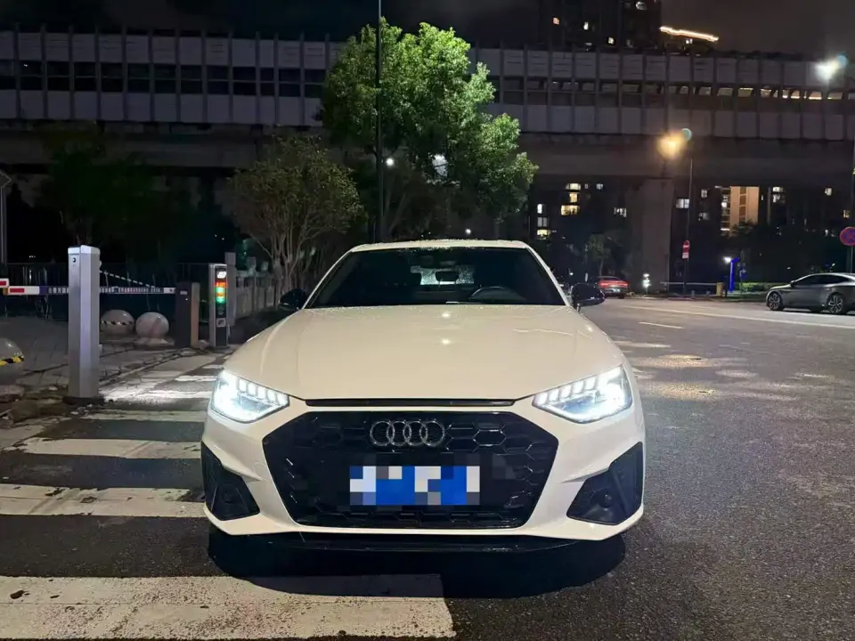 Audi A4L 40 TFSI Luxury Dynamic 2024