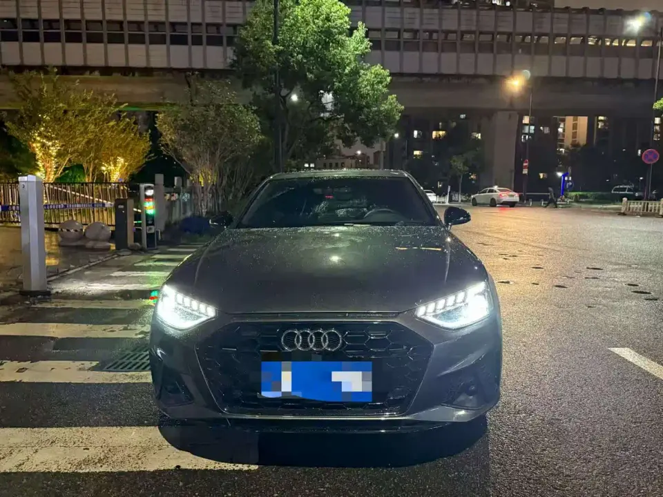Audi A4L 2 Million Celebration Edition 40 TFSI Luxury Dynamic 2025