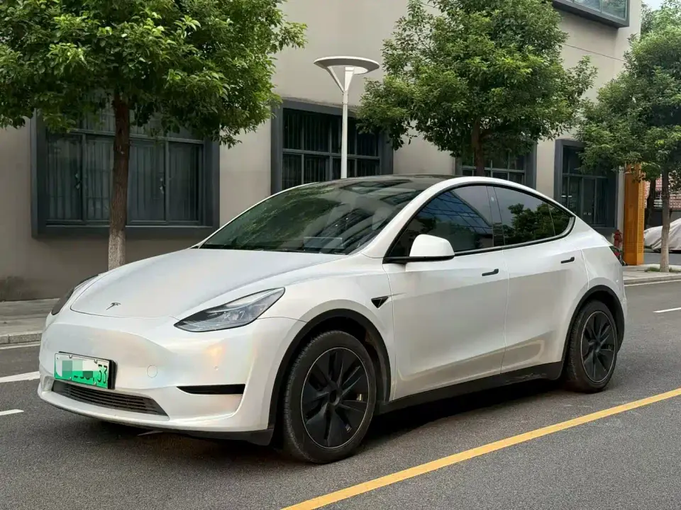 Tesla Model Y Facelift Rear-Wheel Drive Version 2023