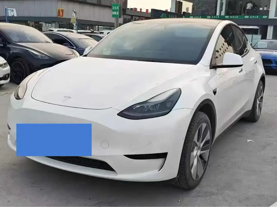 Tesla Model Y Rear-Wheel Drive Version 2023