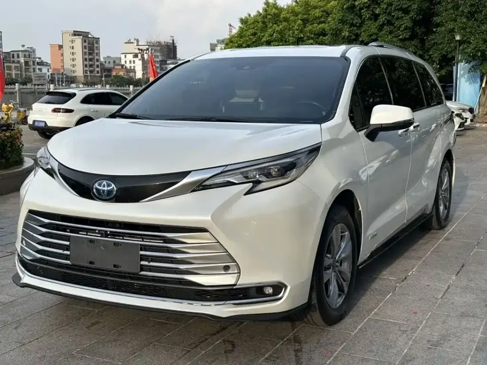 Toyota Sienna 2.5L Hybrid Platinum Edition 2021