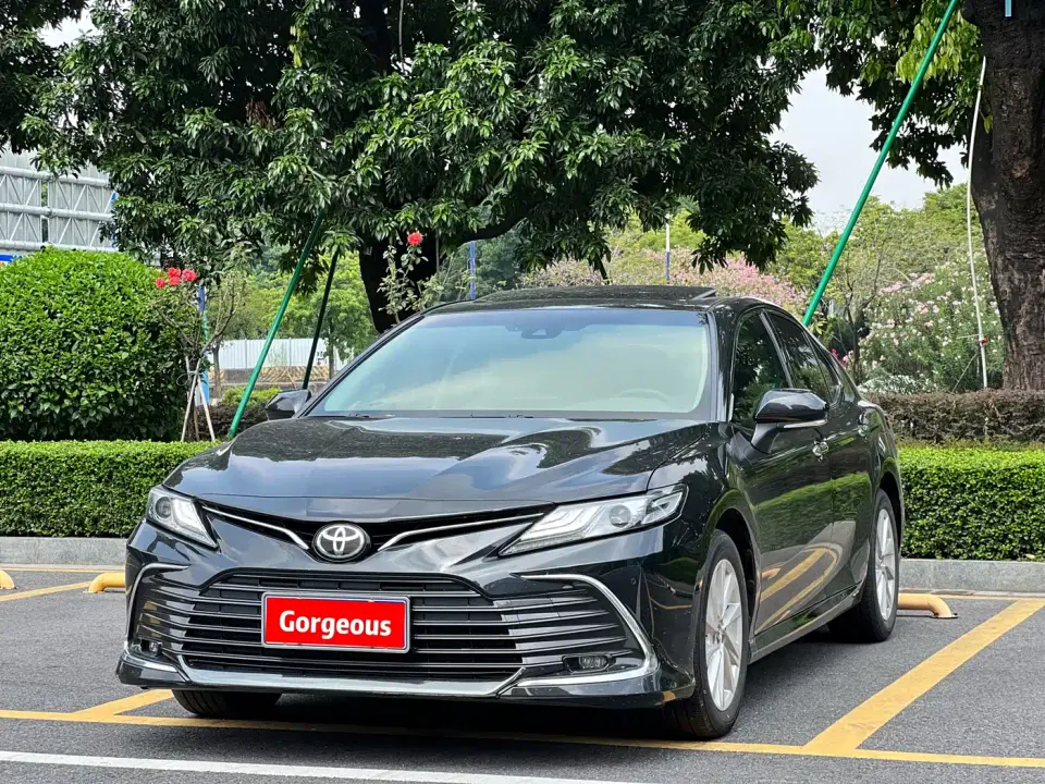 Toyota Camry 2.0GVP Leading Edition 2022