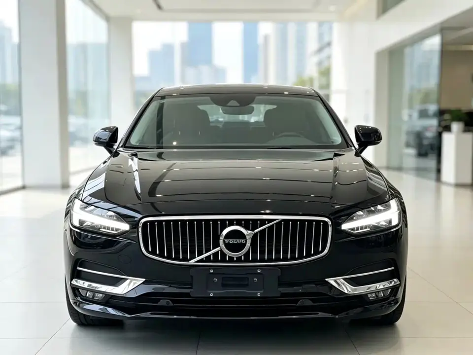 Volvo S90 T5 Momentum Luxury Edition 2020