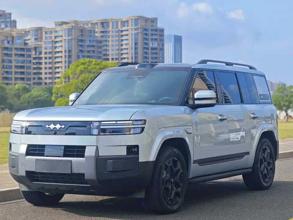 Fangchengbao Titanium 7 AWD Base Model 2025