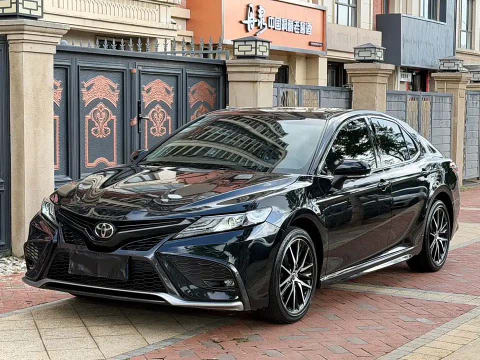 Toyota Camry 2.0S Knight Edition 2022