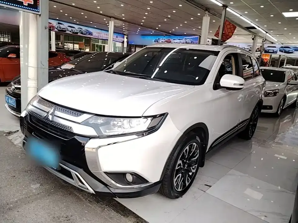 Mitsubishi Outlander 2.0L 2WD Premium 5-seater 2021