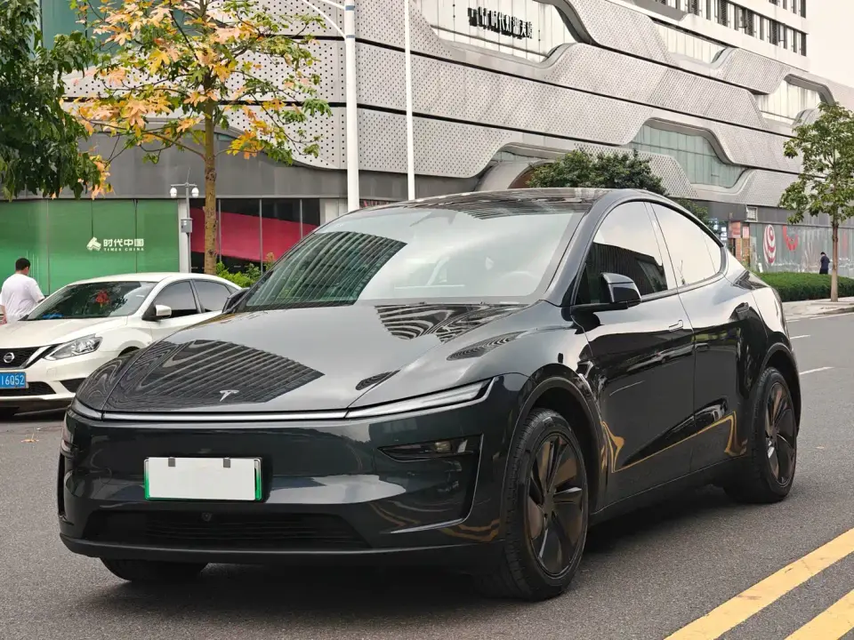Tesla Model Y Rear-Wheel Drive 2025