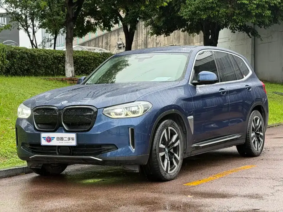 BMW iX3 Leading 2021