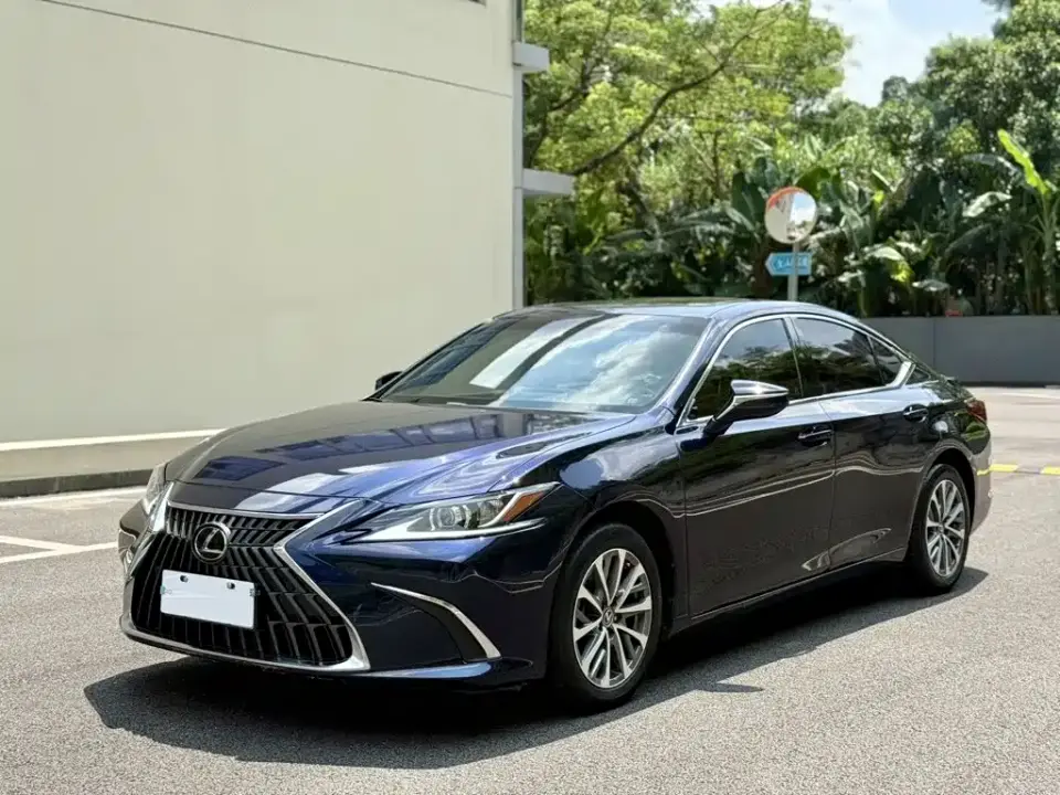 Lexus ES 200 Excellence Edition 2024
