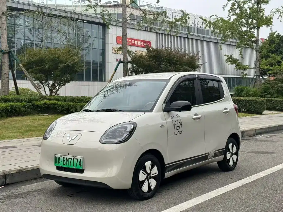 Wuling Motors Hongguang MINIEV 4-Door Premium Edition 2025