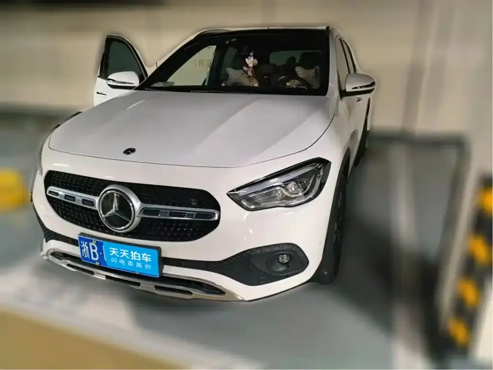 Mercedes-Benz GLA-Class Model GLA 200 2022