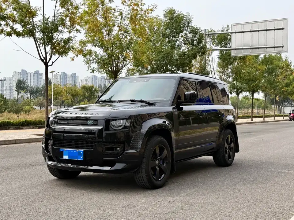Land Rover Defender 110 3.0T P400 -Dynamic HSE 2025