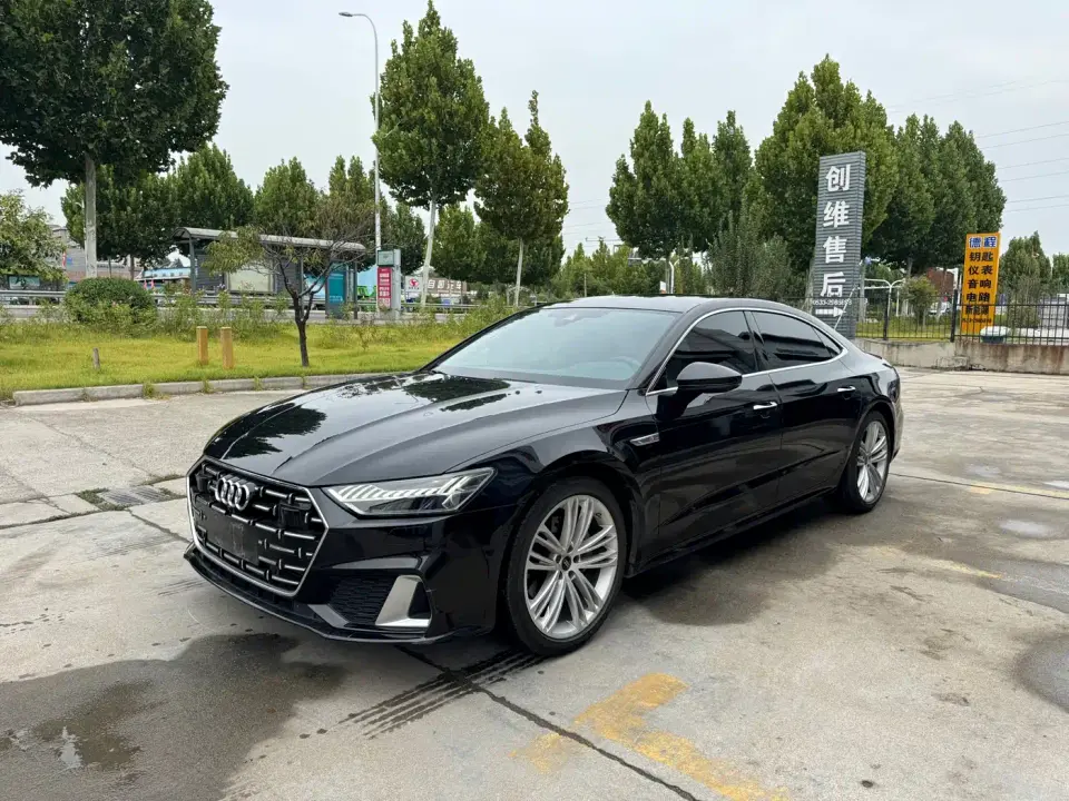 Audi A7L 45 TFSI quattro Premium Luxury 2025