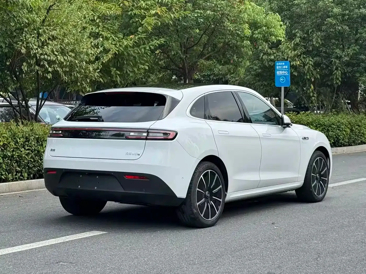 AITO Wenjie AITO M5 Extended Range RWD Smart Drive Edition 2023 — фото 3