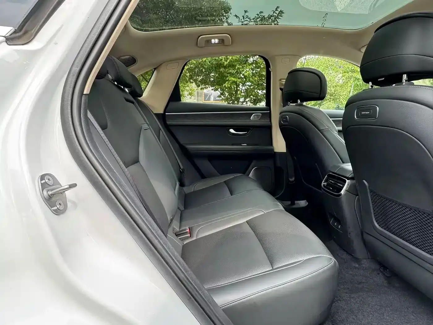 AITO Wenjie AITO M5 Extended Range RWD Smart Drive Edition 2023 — фото 14