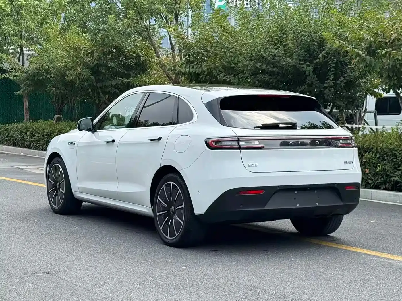 AITO Wenjie AITO M5 Extended Range RWD Smart Drive Edition 2023 — фото 6