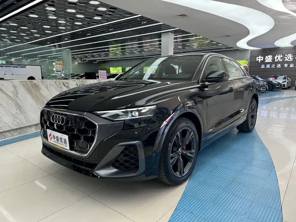 Audi Q8 55 TFSI Luxury Sport 2025