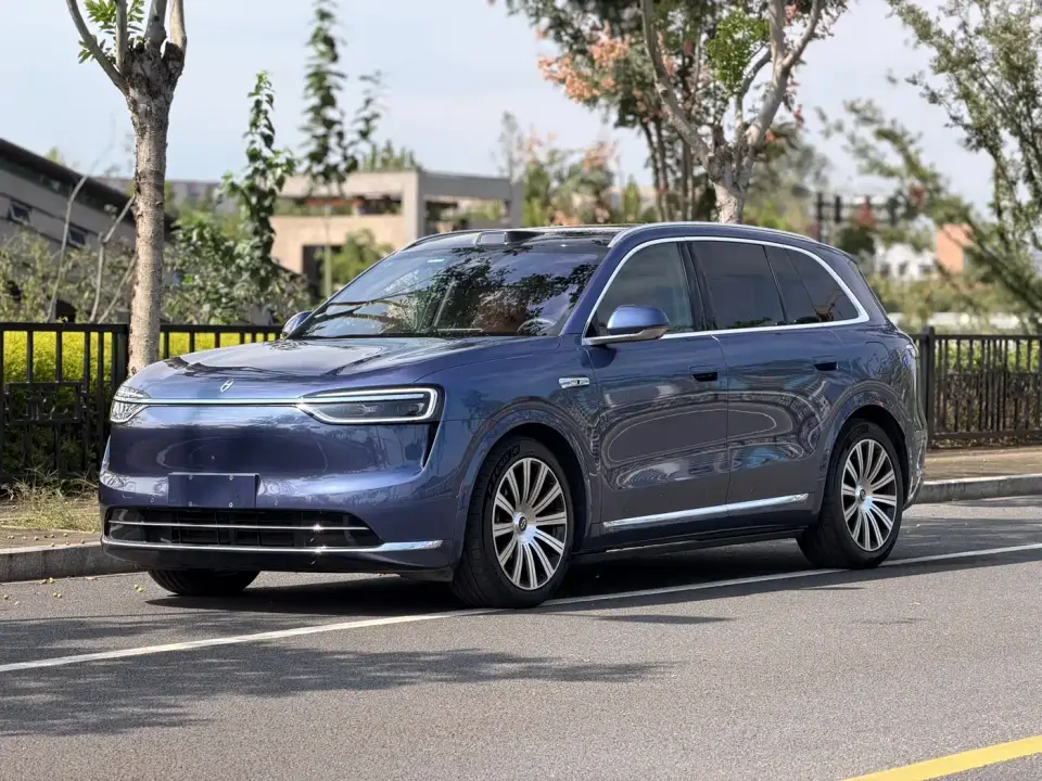 AITO Wenjie AITO M7 Extended Range Base Model 6-Seater 2025