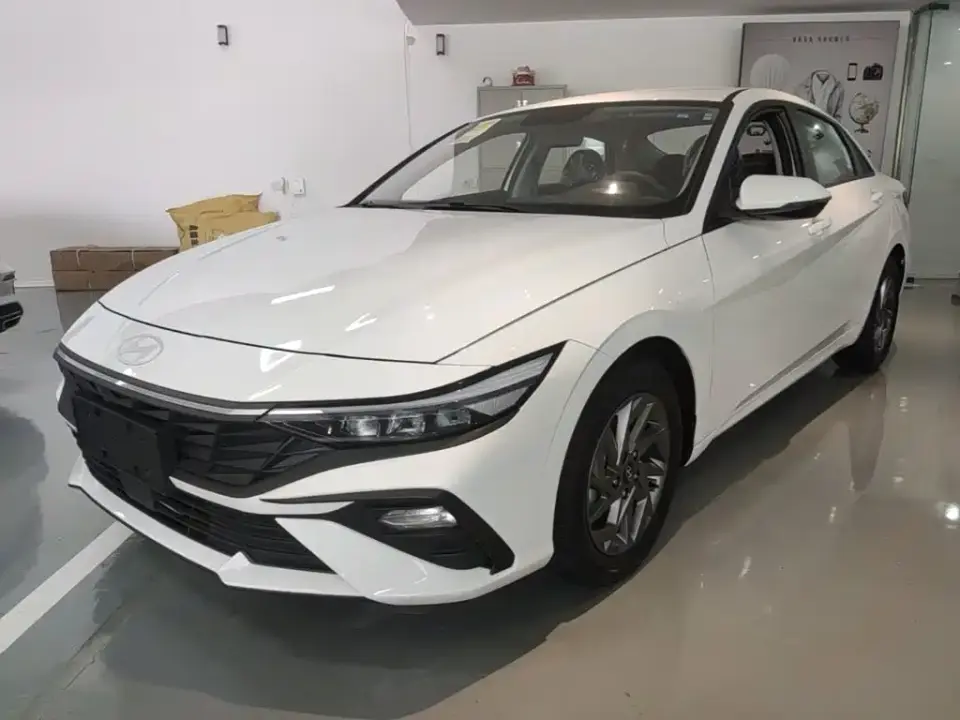 Hyundai Elantra 1.5L CVT GLS Premium 2026