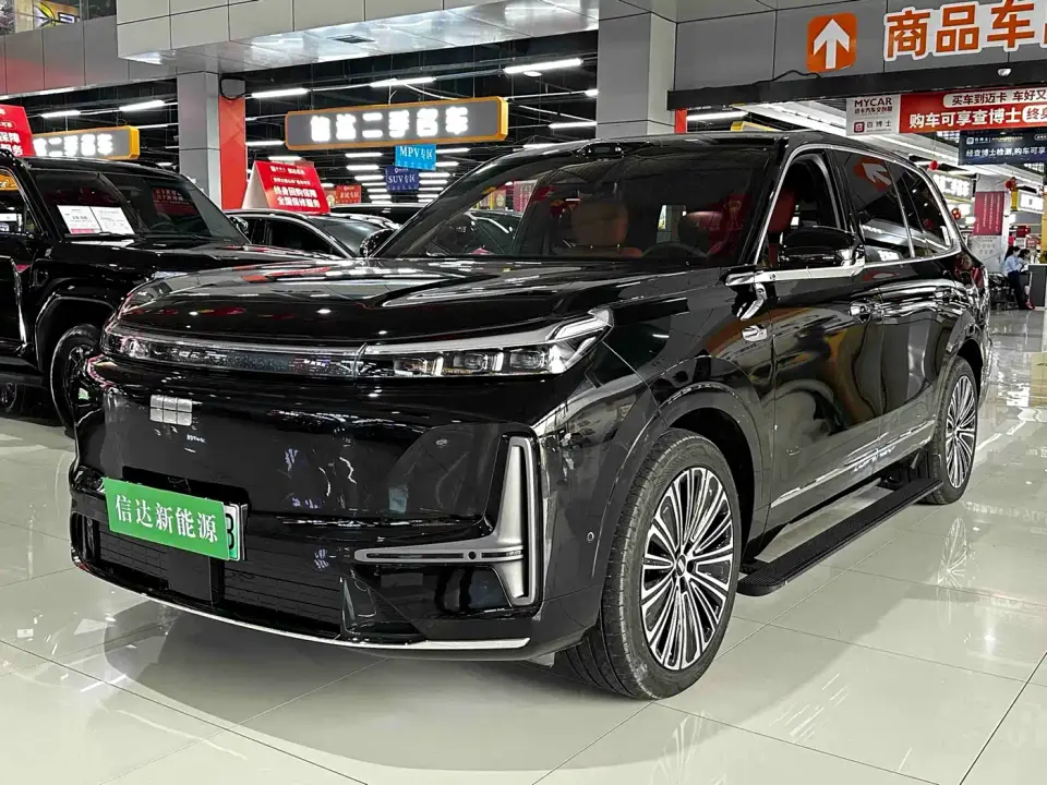 Geely Galaxy Galaxy M9 Base Model 2025