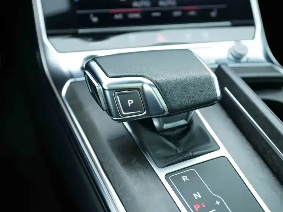 Audi A6L 45 TFSI quattro Premium Dynamic 2023 — фото 8