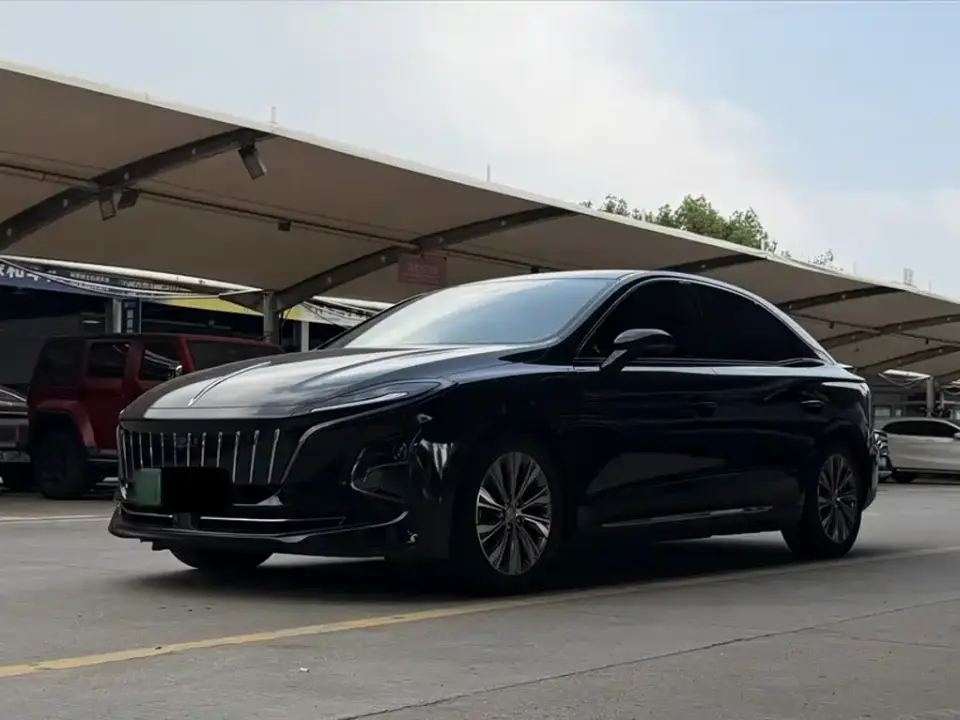 Hongqi E-QM5 Model 610km PLUS 2024