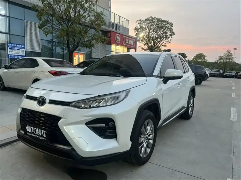 Toyota Wildlander 2.0L CVT FWD Luxury PLUS Edition 2022