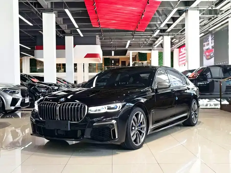 BMW 7 Series Facelift M760Li xDrive V12 Sport Package 2023
