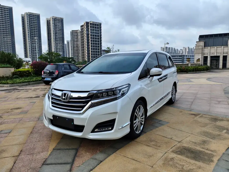Honda Elysion 2.4L Luxury Edition 2019