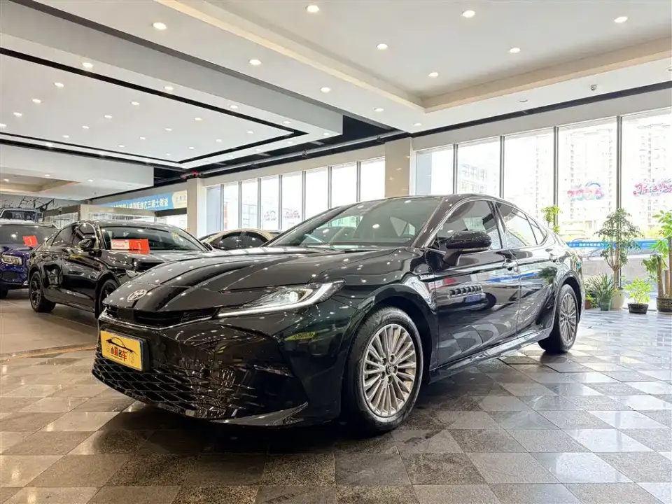Toyota Camry Hybrid 2.0HGVP Luxury Edition 2025