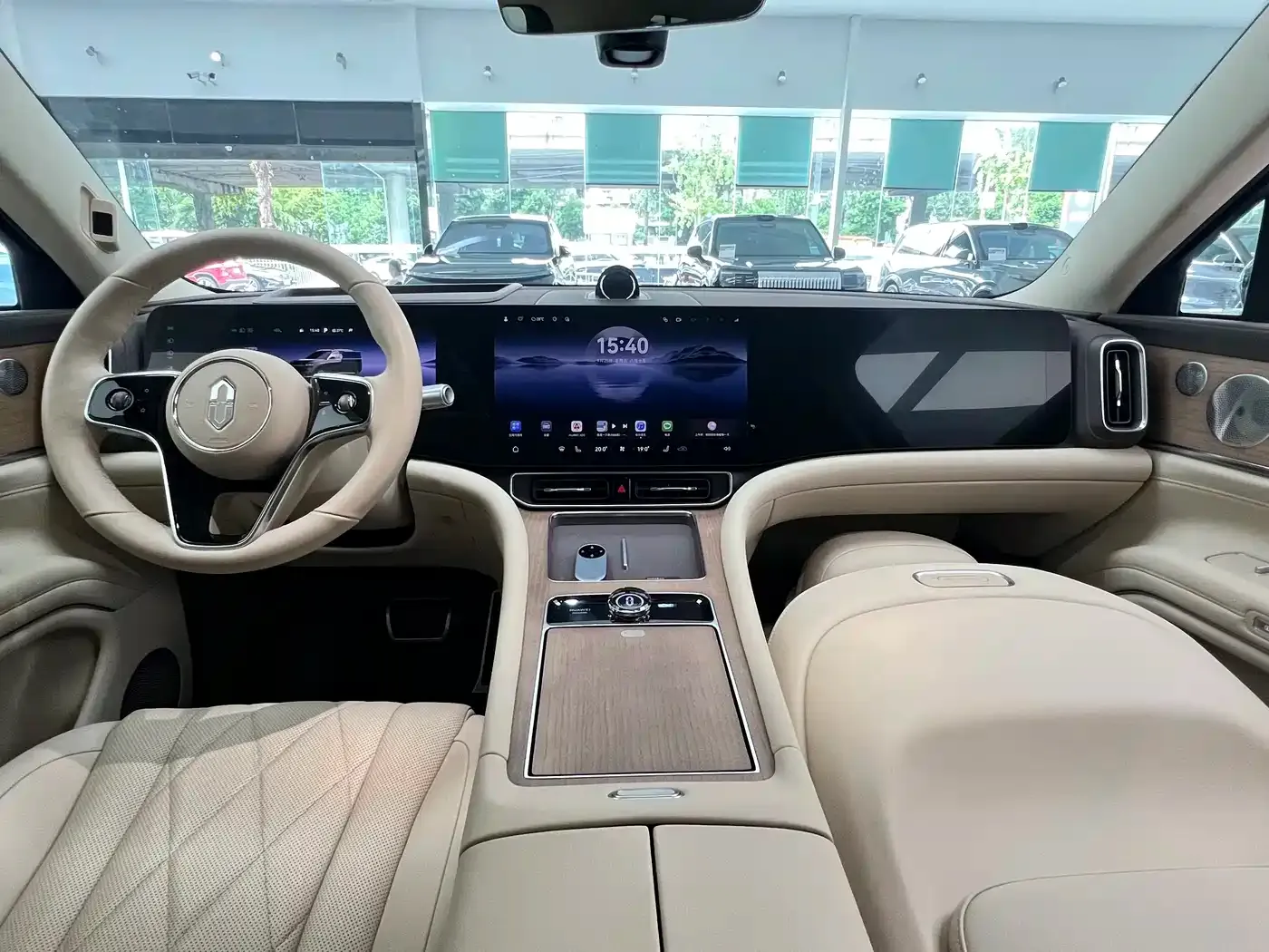 AITO Wenjie AITO M9 Range Extender Max Edition 42kWh 6-seater 2024 — фото 12