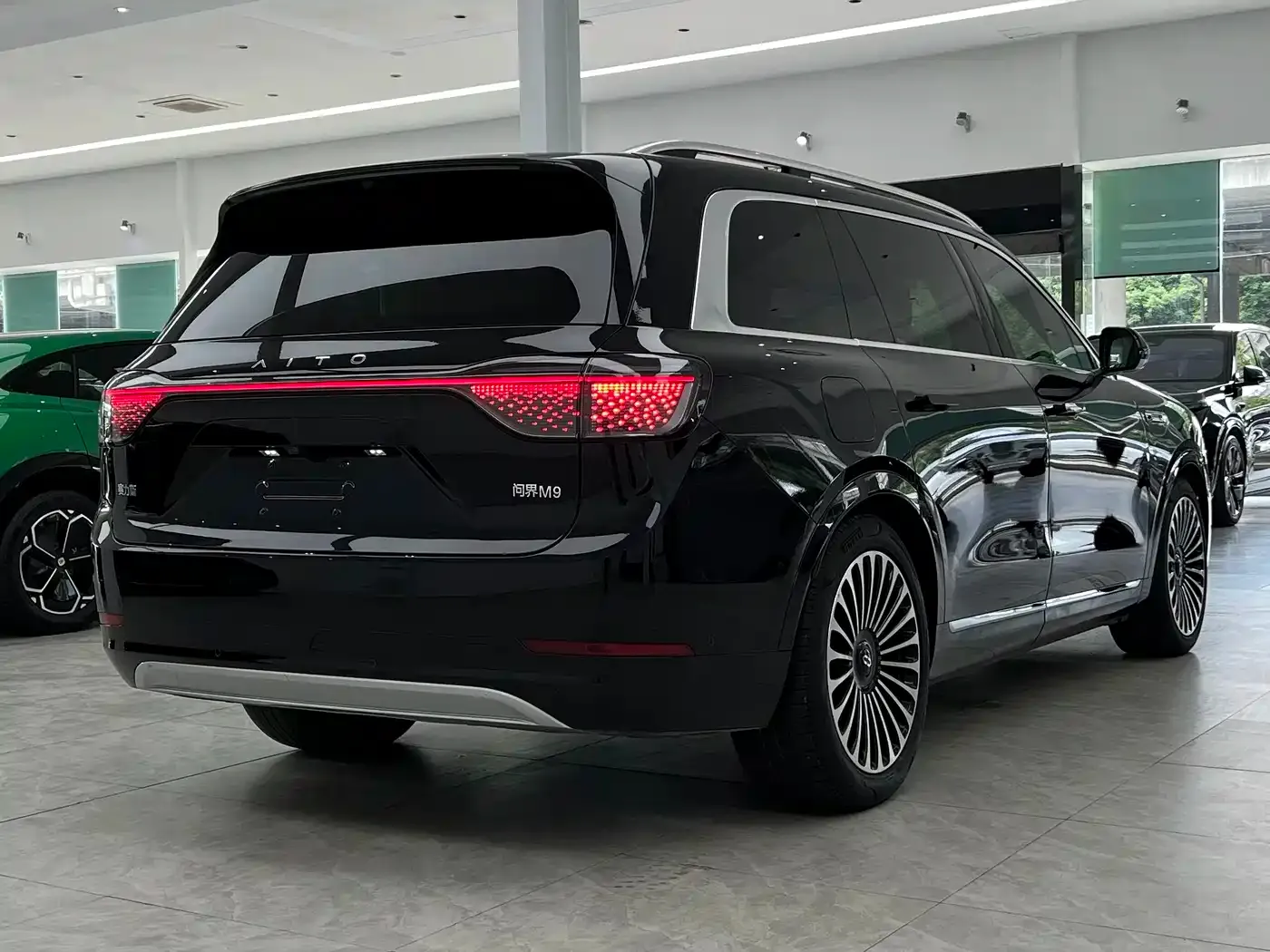 AITO Wenjie AITO M9 Range Extender Max Edition 42kWh 6-seater 2024 — фото 8