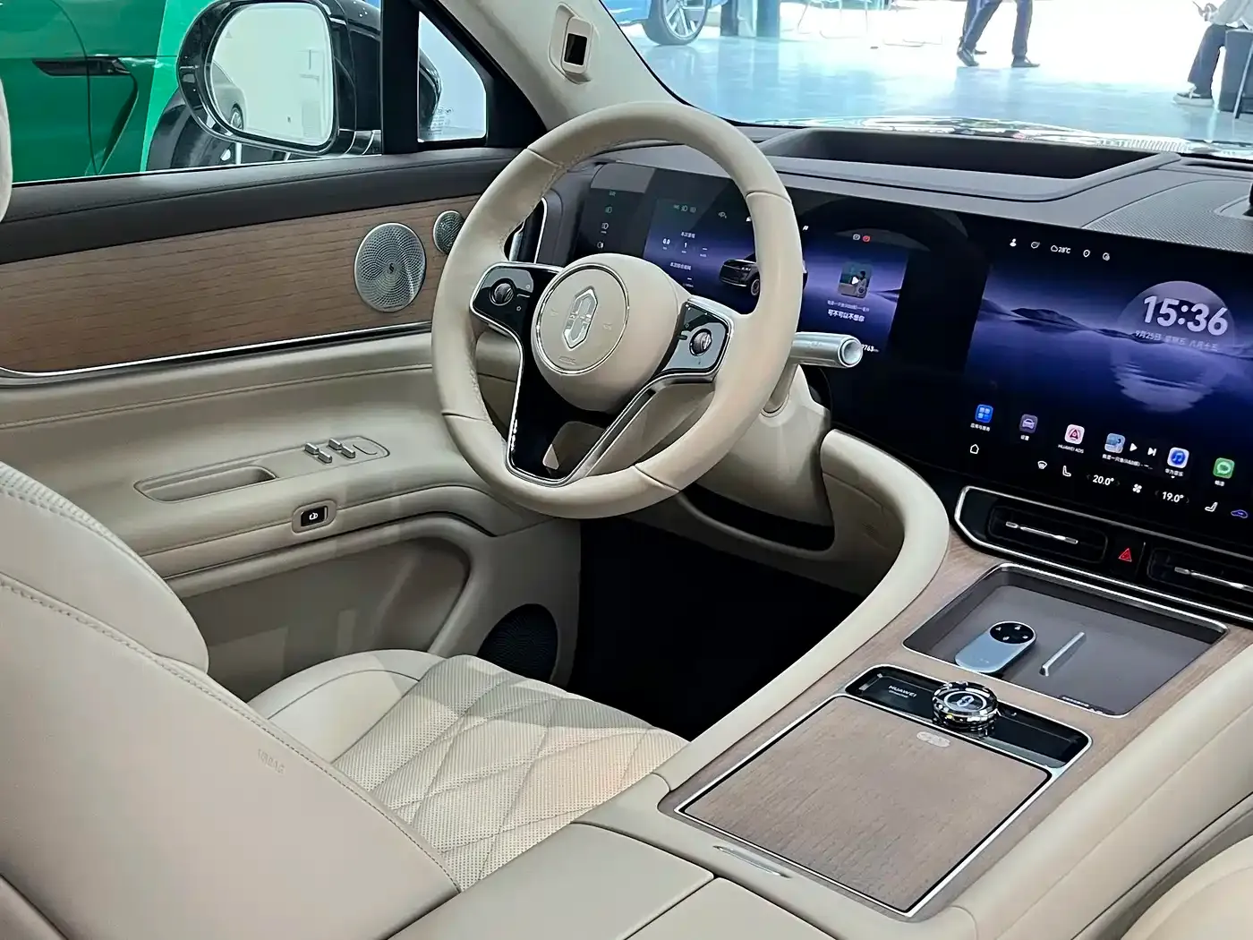 AITO Wenjie AITO M9 Range Extender Max Edition 42kWh 6-seater 2024 — фото 13