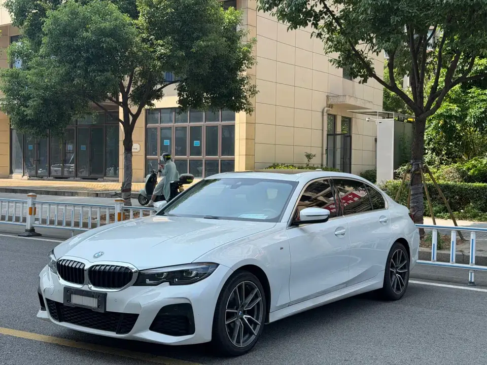 BMW 3 Series 325Li M Sport Package 2022