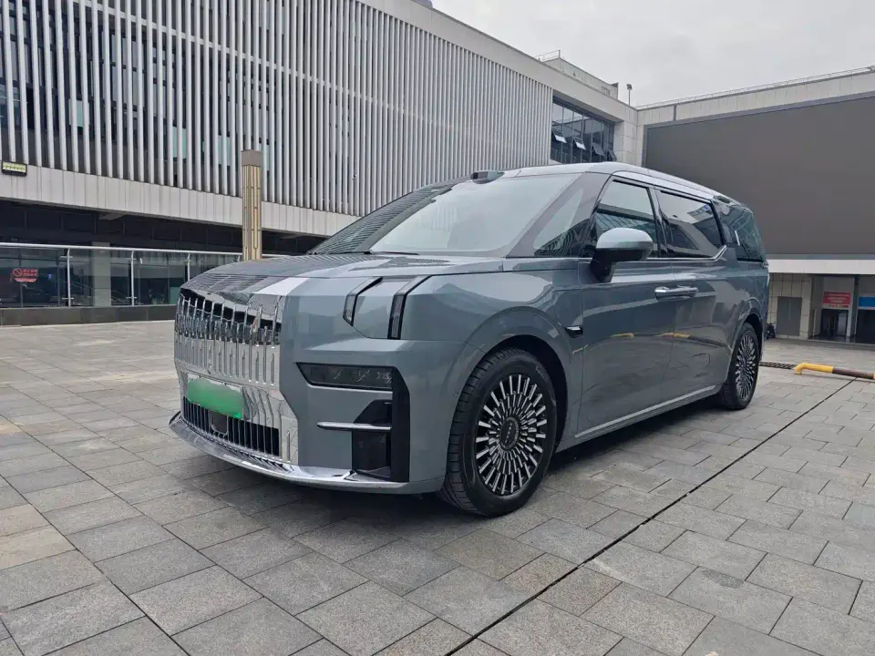 Zeekr 009 6-seat Executive AWD 108kWh 2025