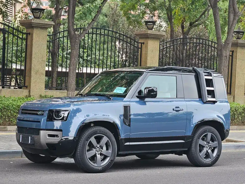 Land Rover Defender 90 3.0T P400 X-Dynamic HSE 2025