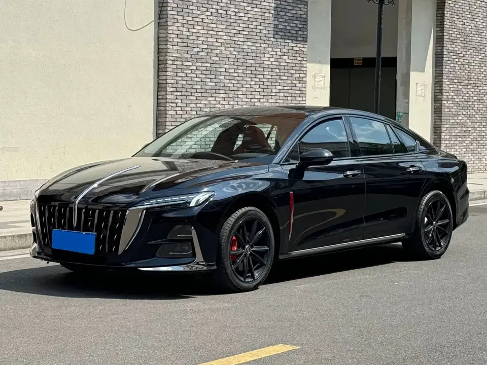 Hongqi H6 Model 2.0T Fashion Edition 2025