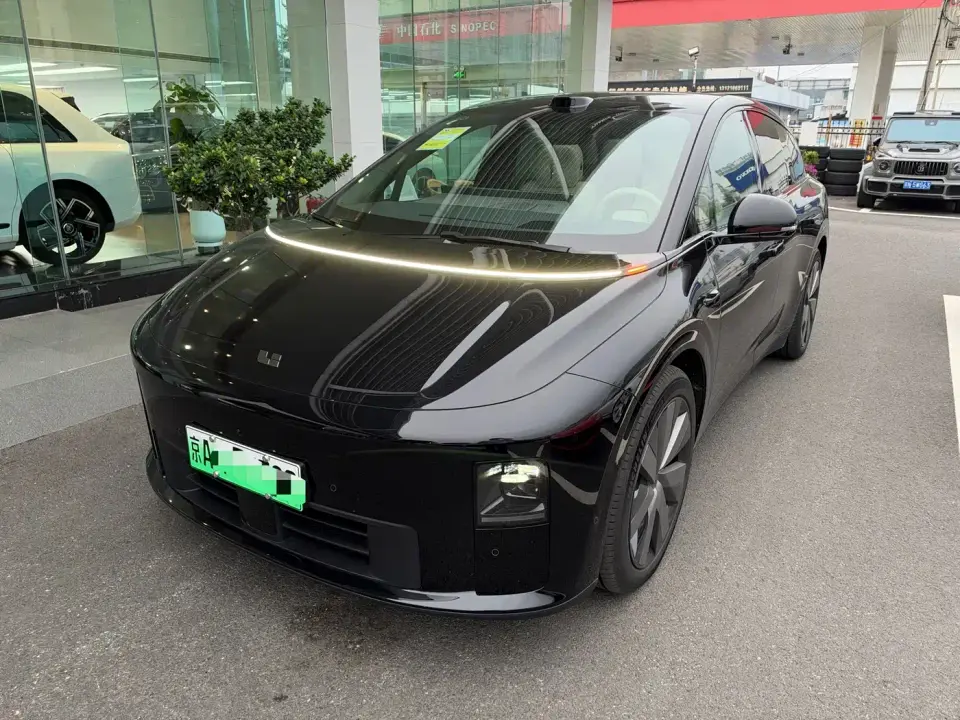 Li Auto i6 4WD Base Model 2026