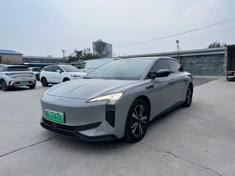 Hongqi EH7 690 Pro 2024