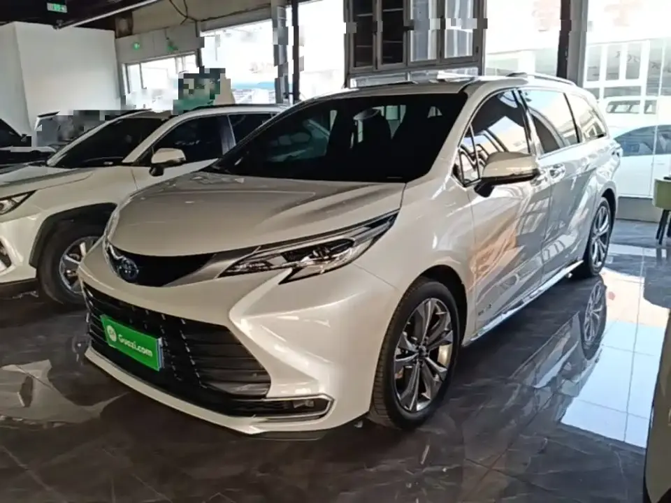Toyota Sienna 2.5L Hybrid Ultimate Edition 2023