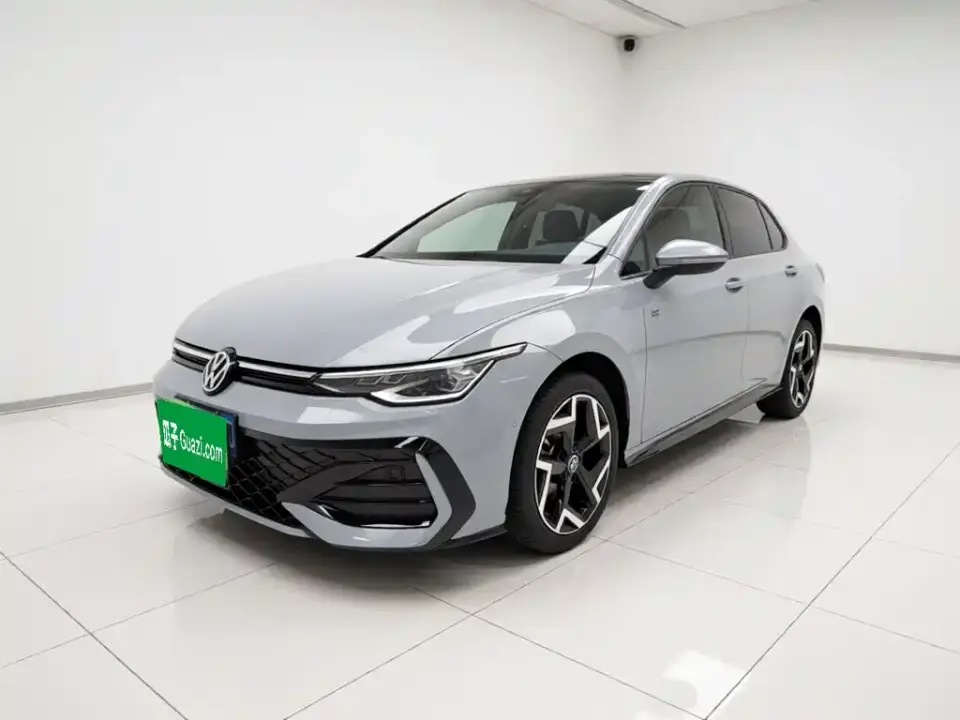 Volkswagen Golf Facelift 300TSI R-Line 2025