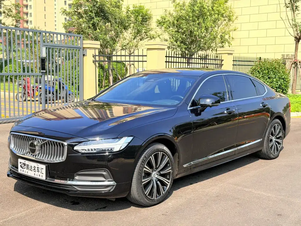 Volvo S90 B5 Momentum Luxury Edition 2022