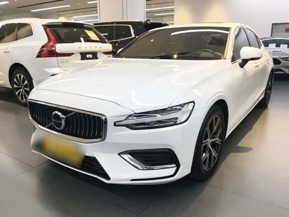 Volvo S60 B4 Smart Comfort Luxury Edition 2022
