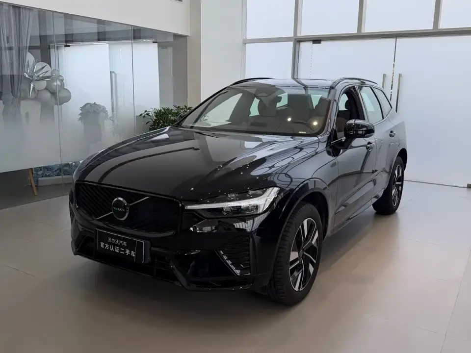 Volvo XC60 Model B5 AWD Premium Luxury 2025