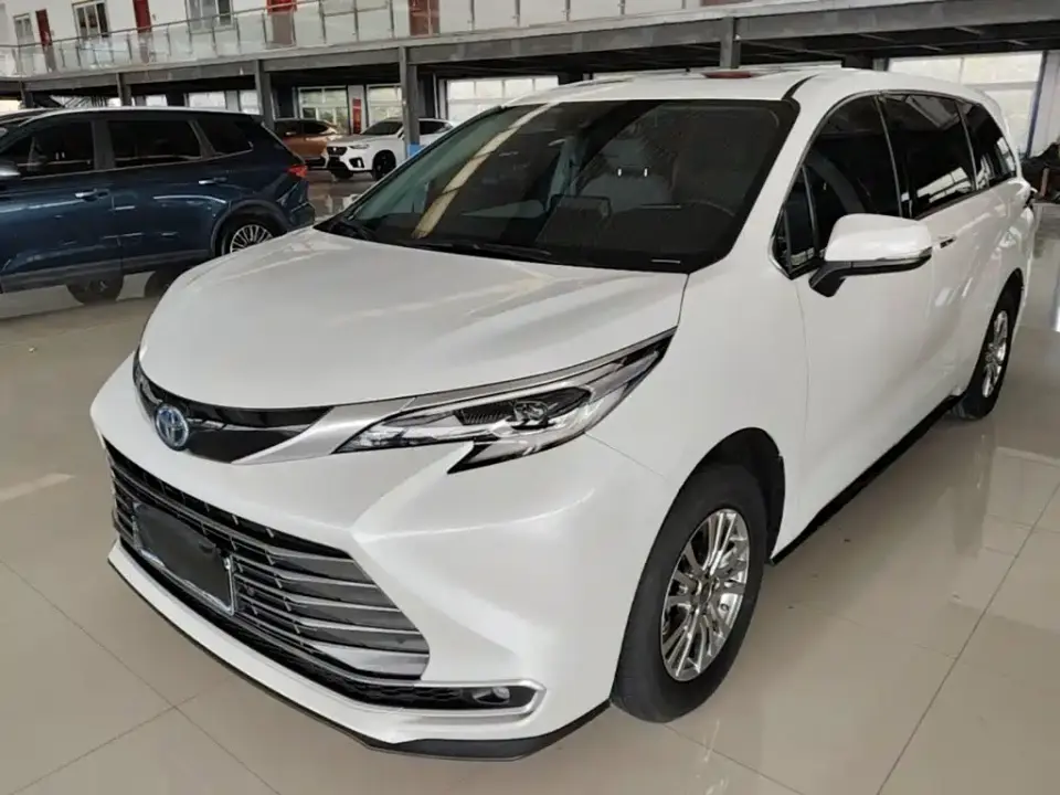 Toyota Sienna 2.5L Hybrid Luxury Edition 2024