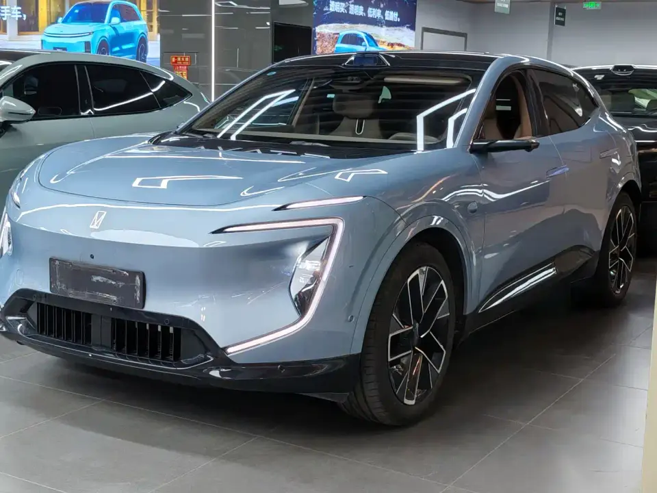 Avatr 07 model Ultra EV AWD 2025